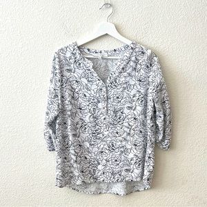 Emily Daniels Large Black and White Flower Three Quarter Sleeve Blouse Shirt